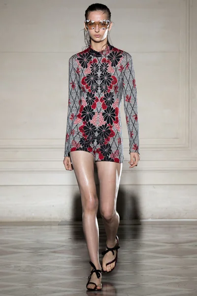 Look 27